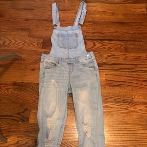 Forever 22 ripped leg overalls !